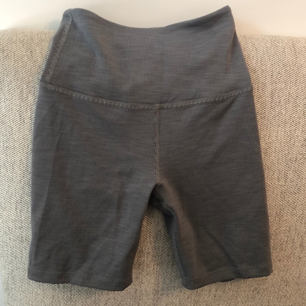 Beyond Yoga XS High Waist Rib Biker Shorts